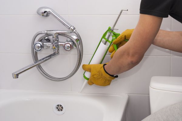 Cost of Bathtub Caulking in Ypsilanti